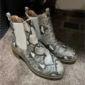 Universal Thread snakeskin style boot.